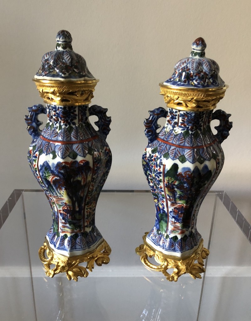 Paire vases Louis XV porcelaine Chine